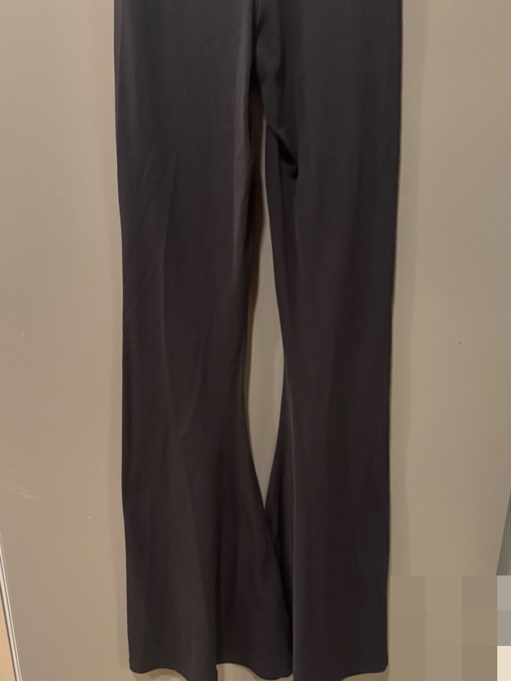 aerie Black High-Waisted Flare Yoga Pants Size M - Picture 3 of 8